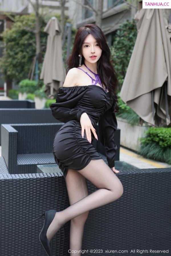 吴玉 玉兔miki [XiuRen]高清写真图 2023.04.26 No.6638 玉兔miki 丝袜美腿第2张图片